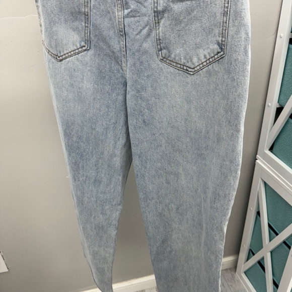 Jeans - Picture 2 of 3